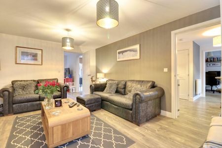 4 bedroom detached house to rent - Photo 4