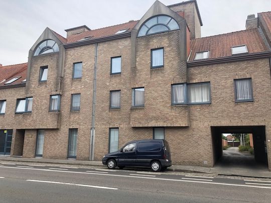 Appartement op 1ste verdieping met 2 slaapkamers en terras. - Photo 1