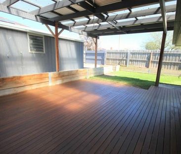 Private, Spacious Family Home in Prime Bell Post Hill Location - Photo 5