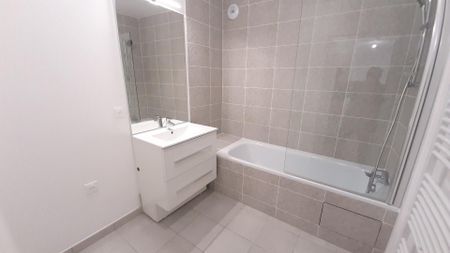 location Appartement T3 DE 61.11m² À CHILLY MAZARIN - Photo 3