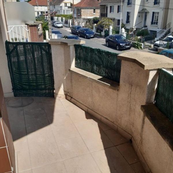 Location Appartement 2 pièces 24m² STE GENEVIEVE DES BOIS 91700 - Photo 1