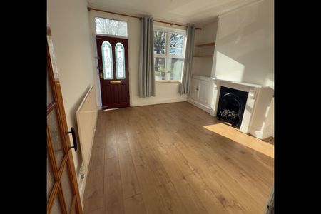 4 Bed Terraced House, Forster Street, NG7 - Photo 3