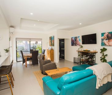 Immaculately presented front unfurnished home. - Photo 3