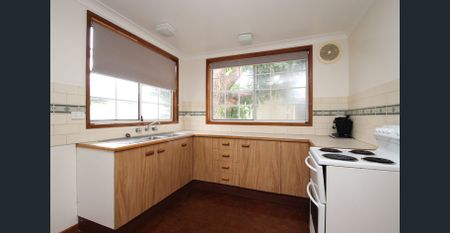 PLEASE DO NOT ATTEND THE PROPERTY BOOK YOUR ONLINE VIDEO TOUR – SEE THE EASY 5 STEP PROCESS BELOW. Please Register To Receive Your Video Tour Link. - Photo 4