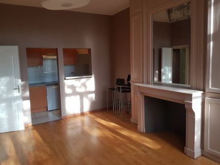 Location Appartement 3 pièces 51m² LILLE 59800 - Photo 2