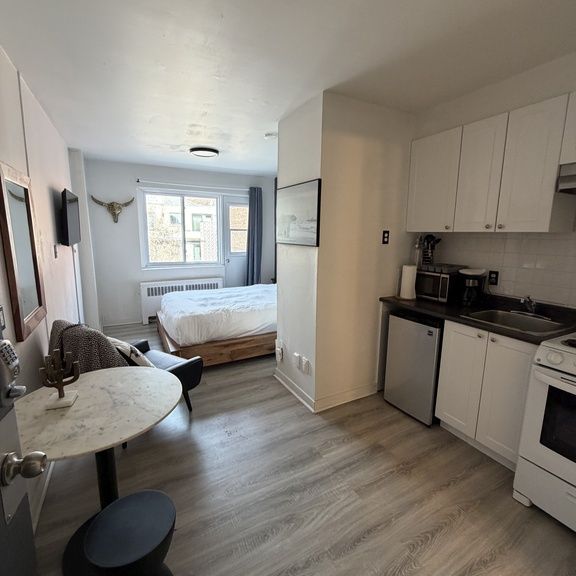 Studio Meublé – 4e étage | Guilbault O. - Photo 1