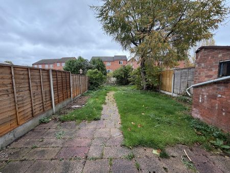 3 bedroom semi-detached house to rent - Photo 5