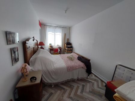 Location Appartement 4 pièces 84m² DIEPPE 76200 - Photo 2