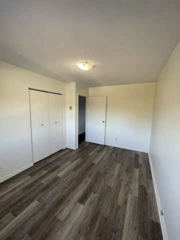 For Lease - 43 Manitoba Street Unit# 1, Bracebridge, Ontario - Photo 3