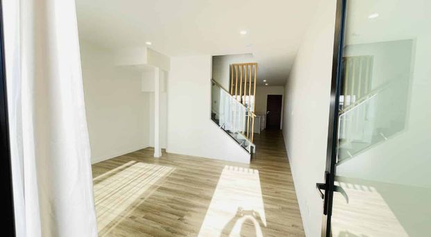 Brand new 3 bedroom, 2.5 bathroom house up for rent. - Photo 1