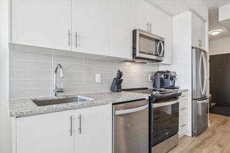 For Lease - 335 WHEAT BOOM Drive Unit# 2001, Oakville, Ontario - Photo 4