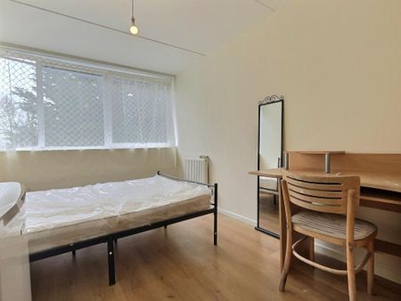 4 bedroom apartment to rent - Photo 5