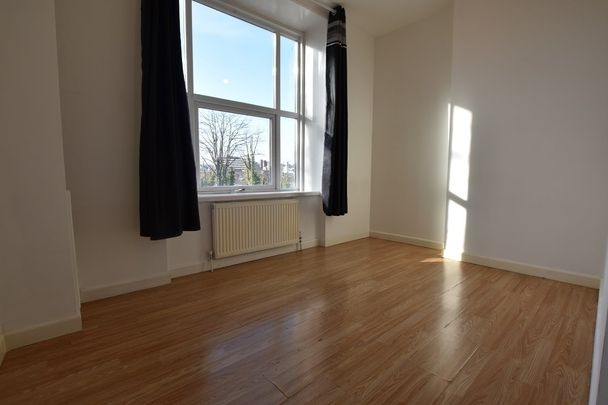 1 Bed Flat, Crescent Road, LU2 - Photo 1