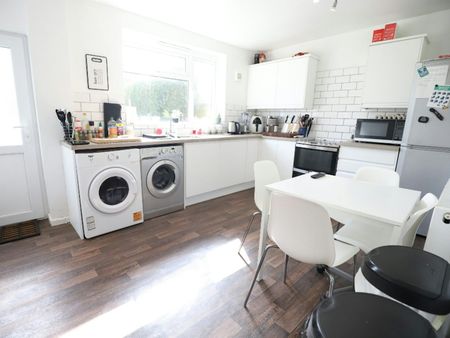 Town house to rent on - Photo 5