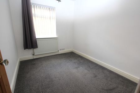 3 Bedroom Semi-Detached House, Chester - Photo 2