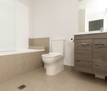 Modern Living in a Prime Location – 2-Bedroom Townhouse - Photo 2