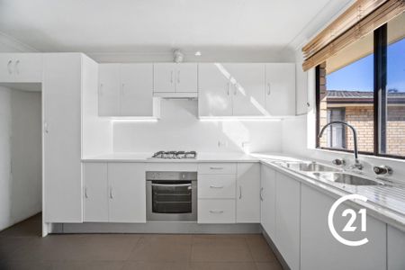 2 Bedroom Unit - As New Carpet and Blinds - Photo 2