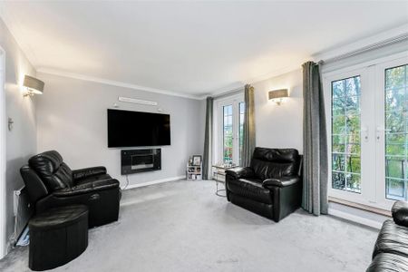 4 bedroom semi-detached house to rent - Photo 3