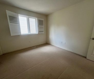 For Lease - 246 GRAVEL RIDGE Trail, Kitchener, Ontario - Photo 2