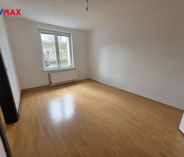 Pronájem bytu 2+1 65 m² - Photo 2