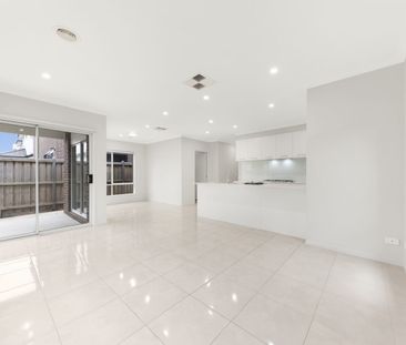 Stylish Family Home in Prime Williams Landing Location - Photo 6