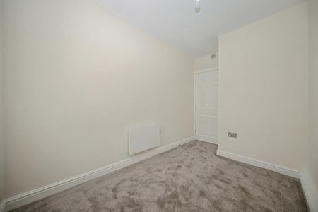 2 bedroom block of apartments to rent - Photo 3