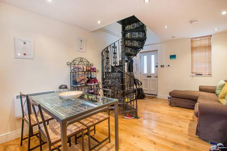 1 bedroom mews to rent - Photo 3