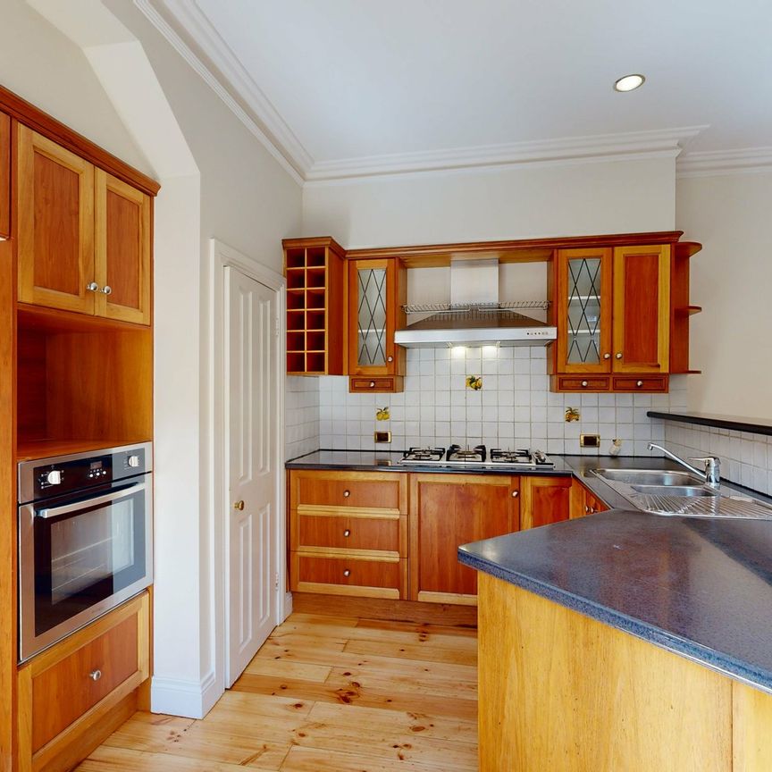 SPACIOUS TOWNHOUSE IN QUIET LOCATION - Photo 1