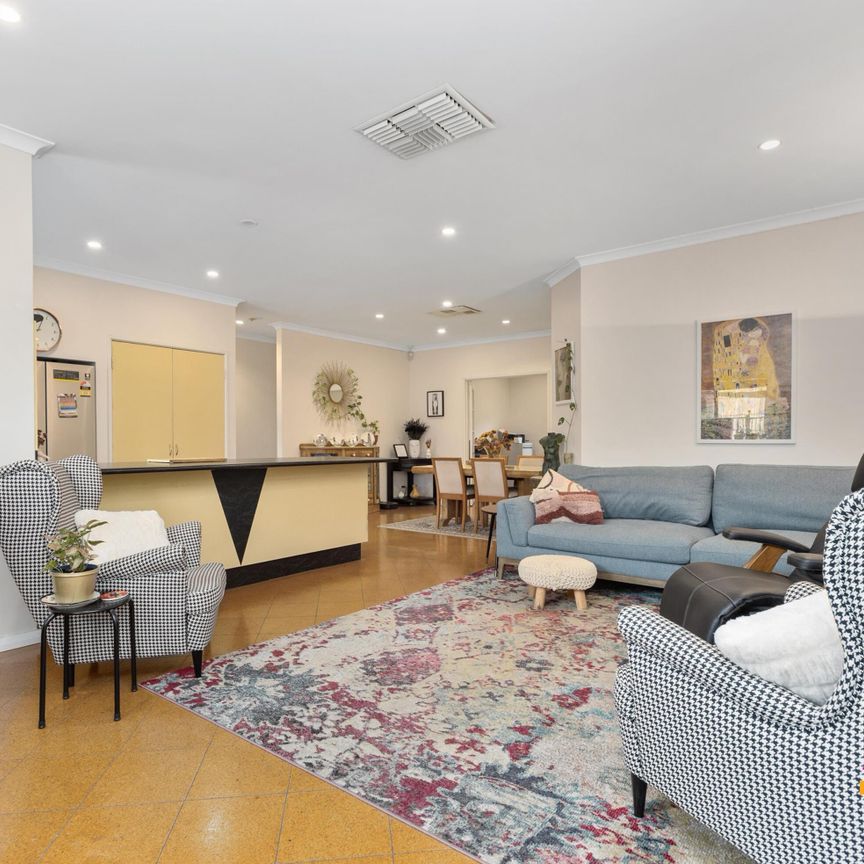 STUNNING 4 x 2 HOME IN MANNING - Photo 1