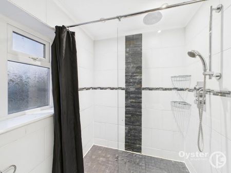 End of terrace house to rent - Photo 5