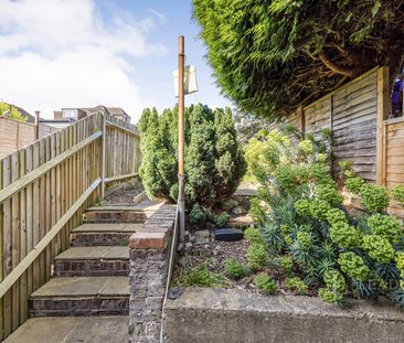 2 bedroom house to rent Ludlow Road, Guildford, GU2 - Photo 5