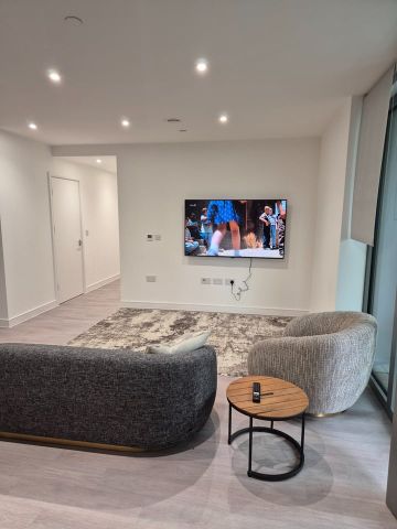 2 Bed Flat, Palmer Road, SW11 - Photo 3