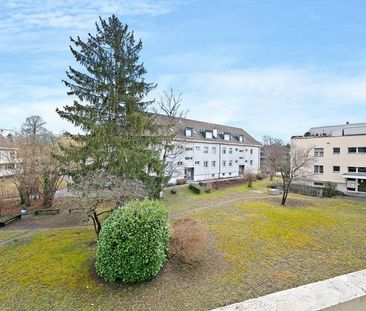 Attraktive Attikawohnung mit wunderschöner Terrasse! - Photo 1