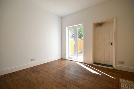 3 bedroom terraced house to rent - Photo 2