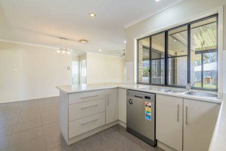 STYLISH EXECUTIVE GEM IN KIRKWOOD - Photo 5