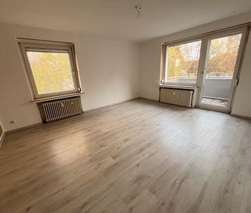 Traumhafte Aussicht - Neues BAD, Balkon & Laminat 3-Zimmer-Wohnung ... - Photo 1