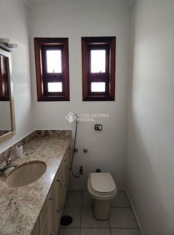 Casa com 4 quartos e 550m² para alugar em Alphaville, Santana de Parnaíba. - Foto 5