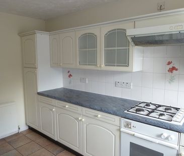 4 Bed Terraced House, Berkeley Close, SO15 - Photo 1