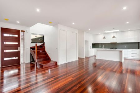 3/6 Eve Court, Forest Hill - Photo 3
