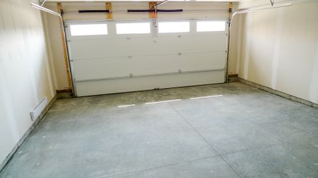 3 Bed Townhouse | Park Facing | Heated Double Garage | Quick Hwy 1 A Access - Photo 4
