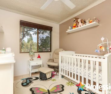 Spacious Living - Photo 3