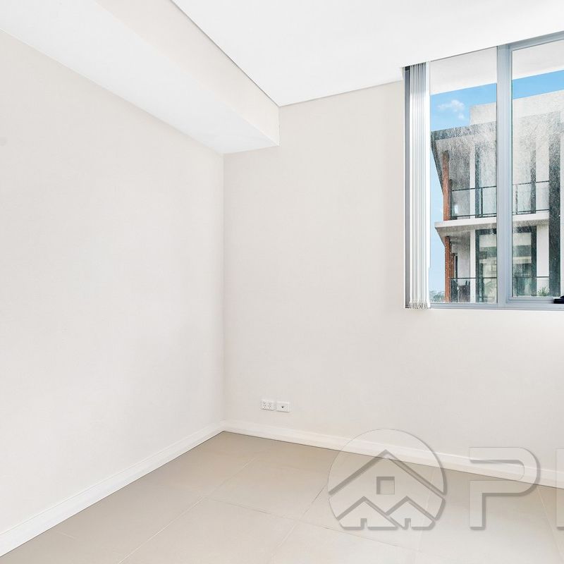 Top Level Spectacular Modern Apartment For Lease Now! - Photo 1