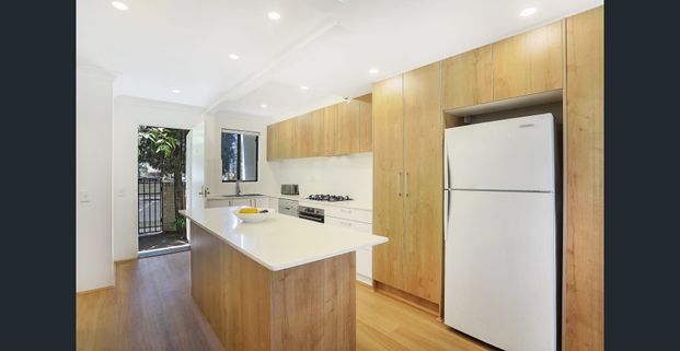 Modern 2 level townhouse close to everything!! - Photo 1