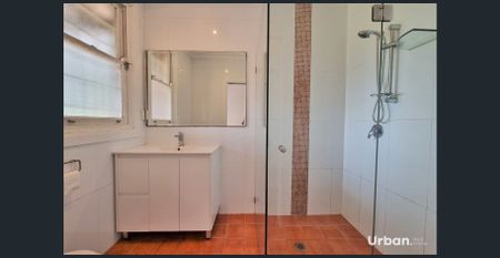 Lovely Family Home! Water Usage & Internet Included - Photo 3