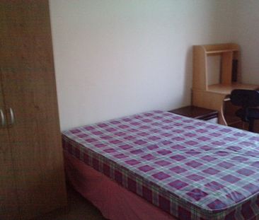 3 Bed Flat To Let - Student Accommodation Portsmouth - Photo 4