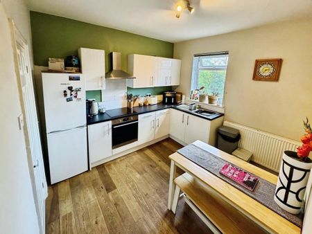 2 bedroom terraced house to rent - Photo 3