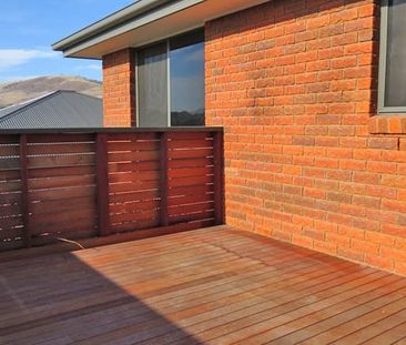 Spacious Three Bedroom Villa - Photo 3