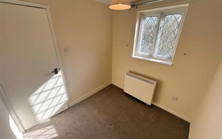 Foxdale Drive, Brierley Hill, West Midlands - Photo 5