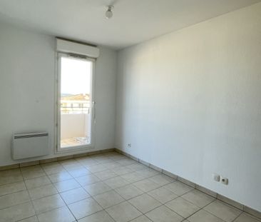 Aix La Duranne : Studio 31,50 m2 avec terrasse et garage - Photo 2
