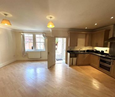 2 bedroom terraced house to rent - Photo 4
